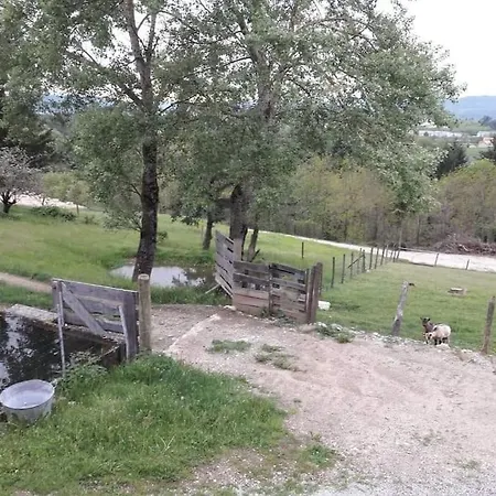Maison En Pierre Renovee بيت للعطل *